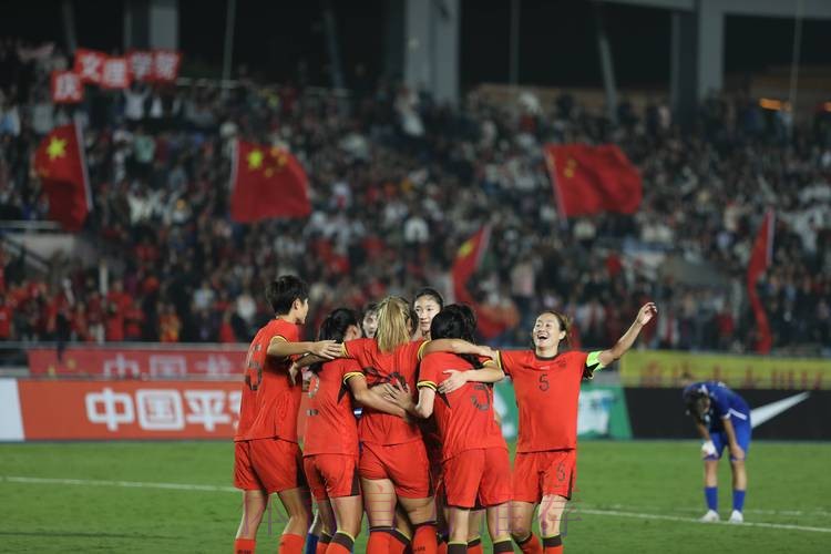 她们从大山里走出，奔向中国女足